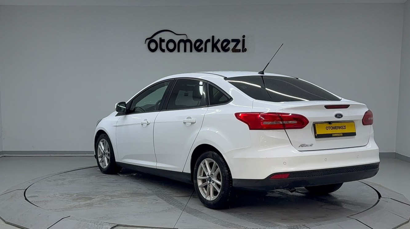 FORD FOCUS 6